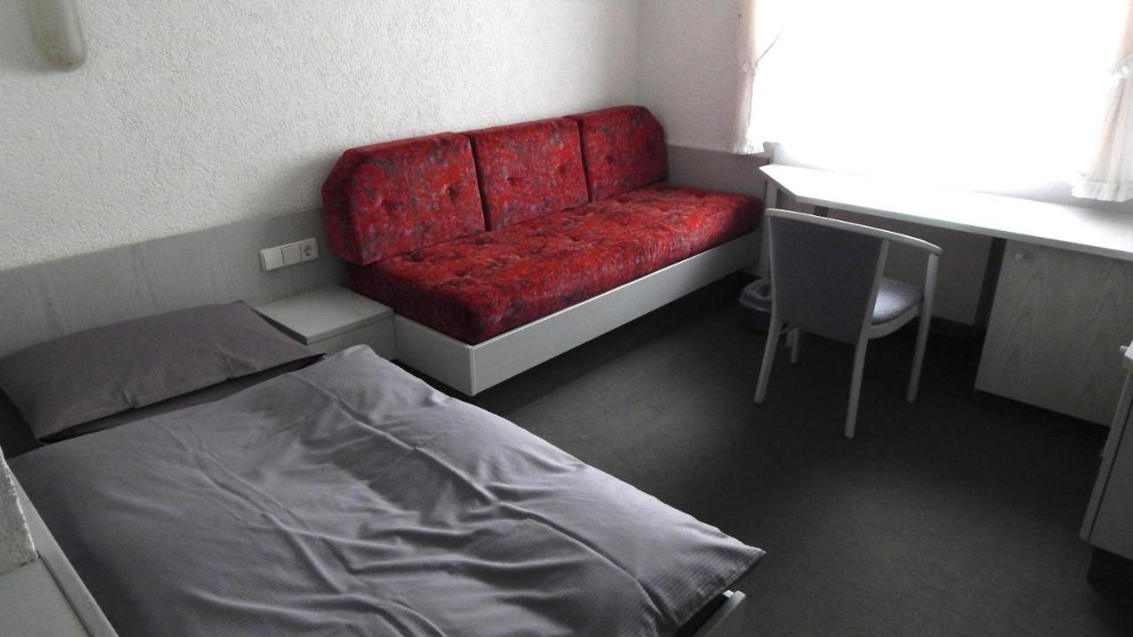 Hotel Carle Deizisau Екстер'єр фото